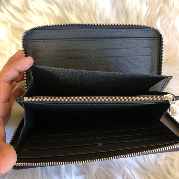 Black Epi wallet organizer - Picture 3 of 8